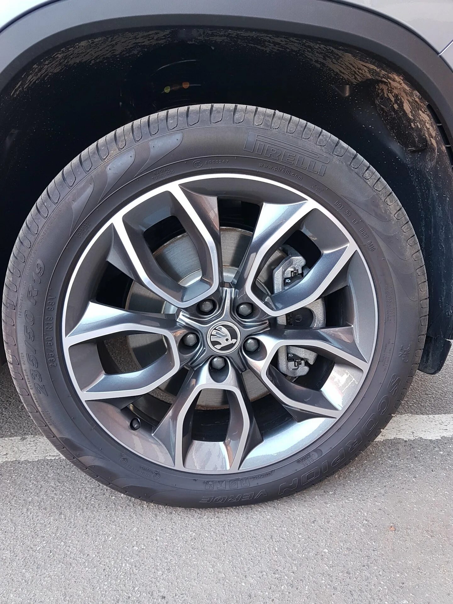 Оригинальные диски кодиак. Оригинальные диски кодиак. Диски для шкода кодиак r17. Диски шкода кодиак 17. Диски triton r18 skoda.