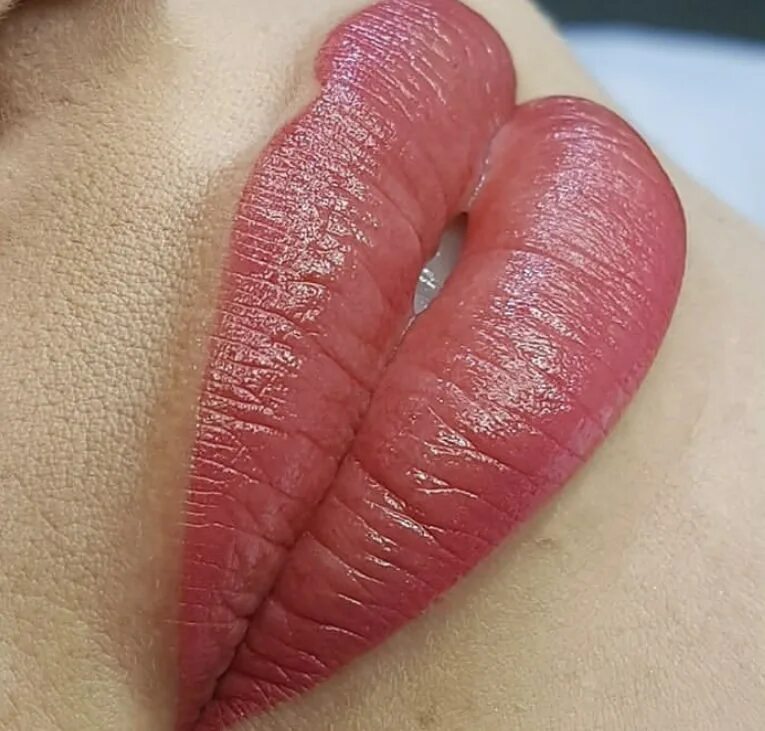 Помадный татуаж. Перманентный макияж губ помадный эффект. Татуаж губ помадный эффект. Татуаж губ помадный эффект. Перманент губ помадный эффект.