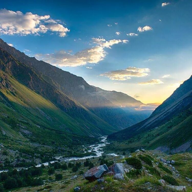 Приэльбрусье джилы су. Долина нарзанов джилы су. Нальчик горы эльбрус. Кбр 8 8. Нальчик столица кабардино балкарии горы.