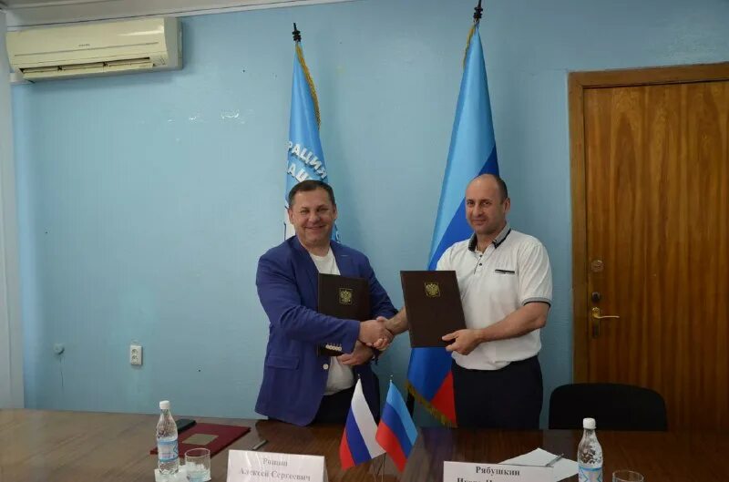 закон луганской народной республики о референдуме. сайт администрации озерского городского округа челябинской области. логотип избирательной комиссии дагестана. подписание соглашения. страхование луганская народная республика.