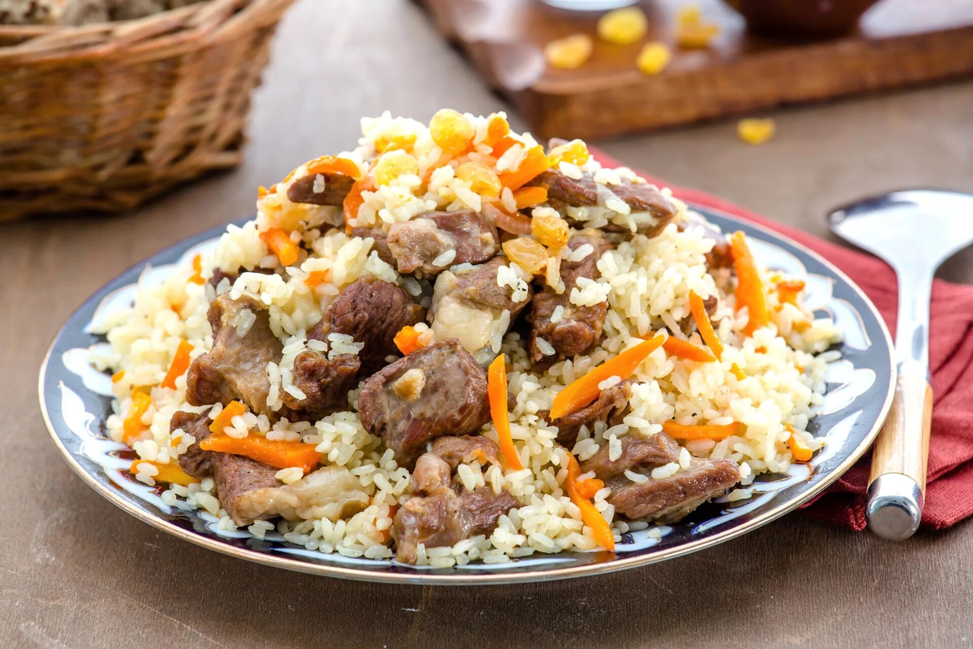 Плов с мясом по узбекски. Палау казахский плов. самаркандский плов. plov узбекский. риштя плов.