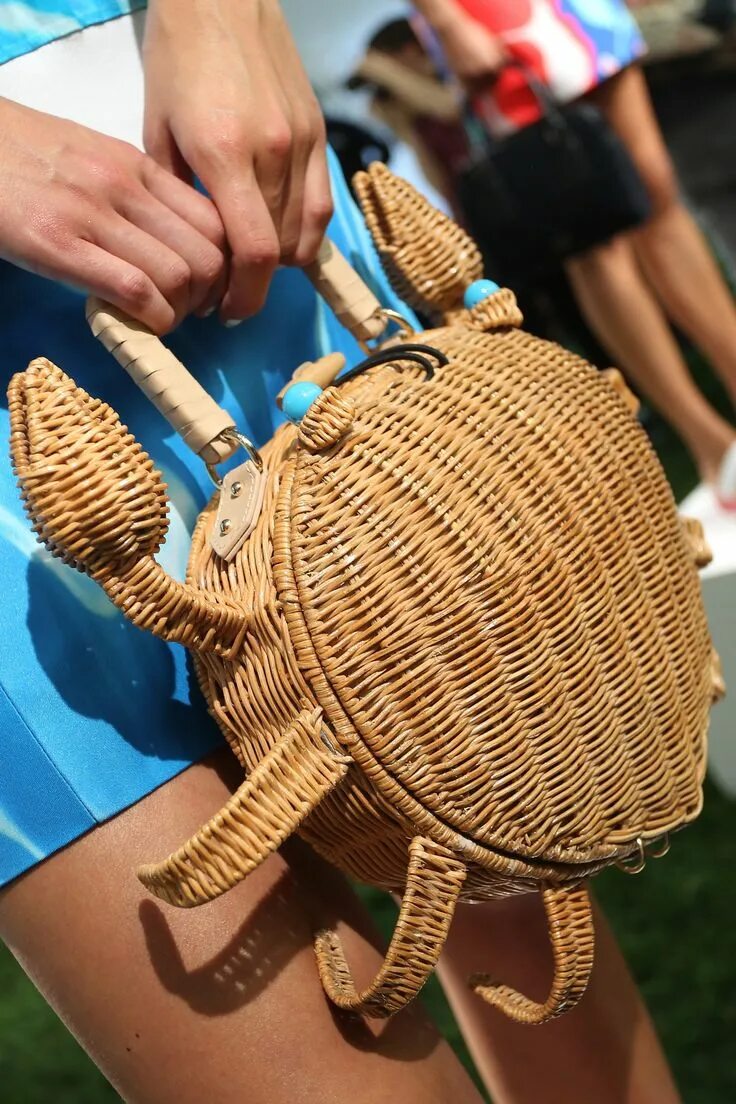 Художественная резьба po derevu. Kate spade сумки краб. Современное рукоделие. Искусство индейцев уичоли. Необычные промыслы.