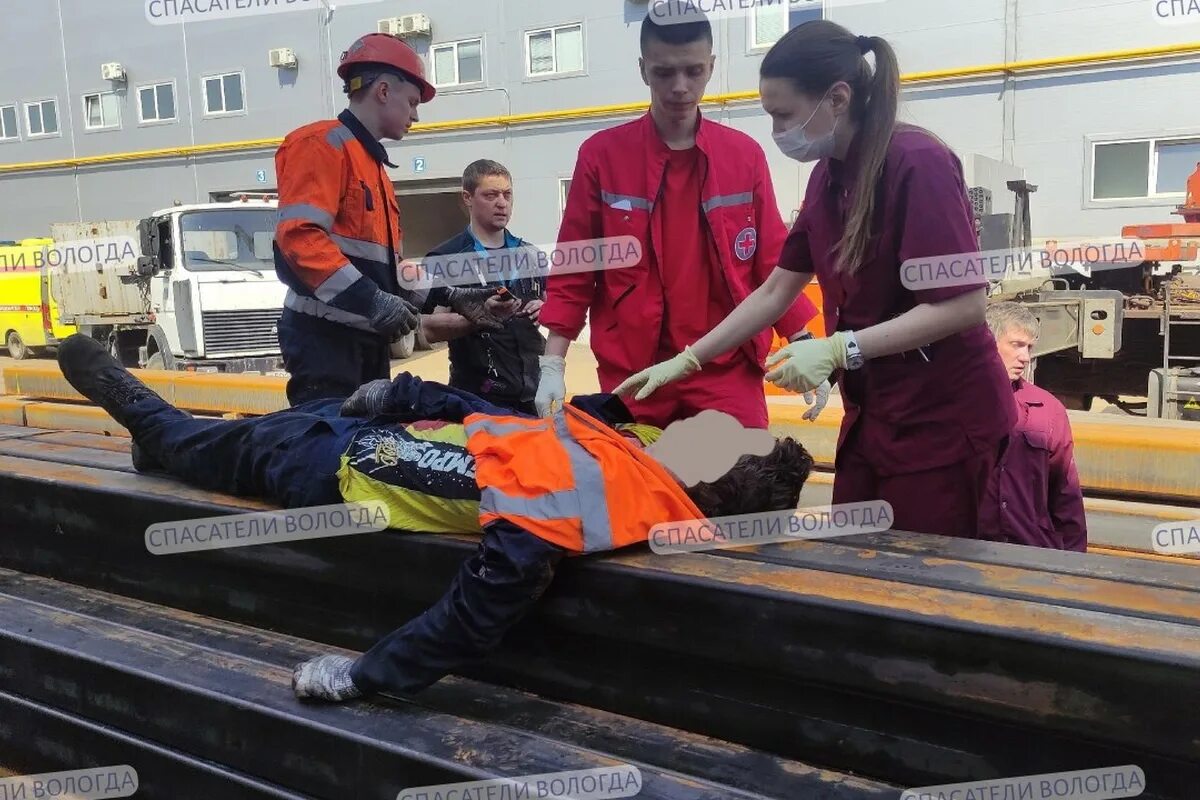 Чп рабочего. Чп рабочего. Скк петербургский тело погибшего. Чп рабочего. Затянуло в станок набережных.
