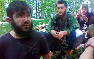 Амир муслим гакаев. Хусейн вахаевич. Полевой командир муслим гакаев. Салаудин хасмагамадович тимирбулатов. Муслим гакаев боевик.