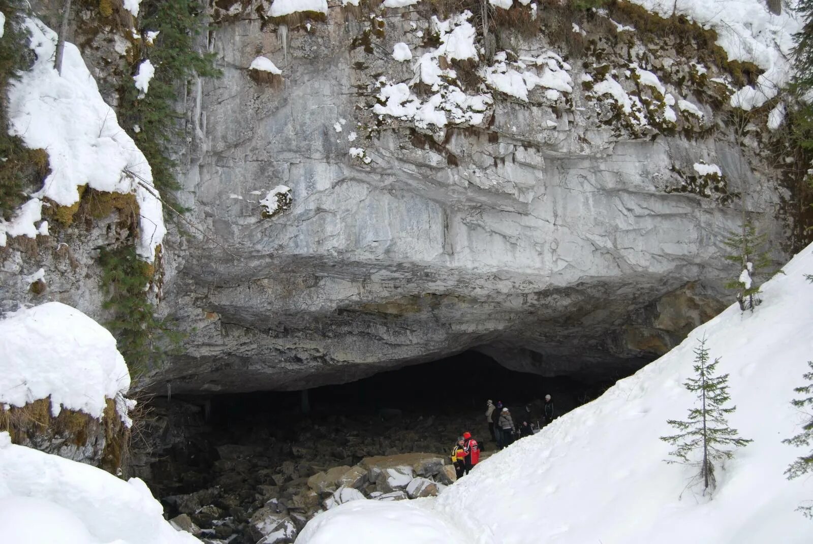 азасская пещера кузбасс. азасская пещера шорский национальный парк. пещера азасская горная шория. пещера снежного человека в кемеровской области. азарская пещера.