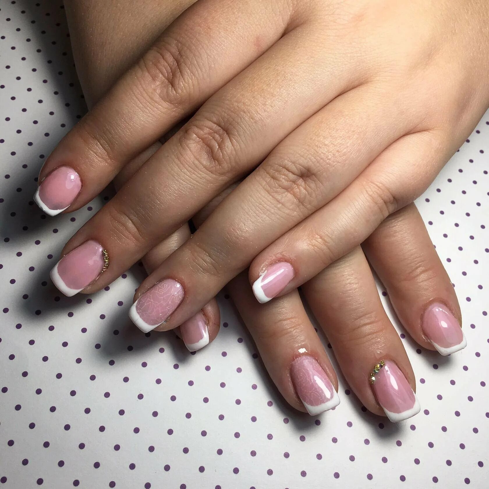 Маникюр френч и однотонные вместе Pin on Nails Pretty nails, Fashion nails, Nail manicure