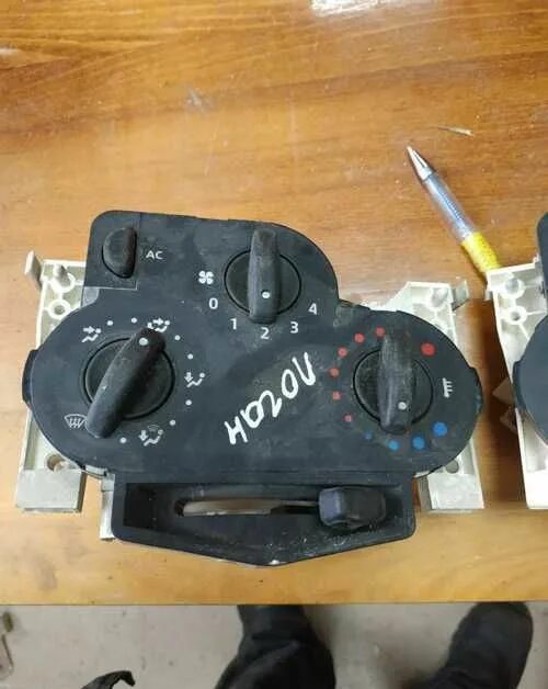 Блок печки рено логан 1. Блок управления печкой логан 1. Блок управления отопителем рено логан 1. Блок управление печкой логан 2005. Блок управления отопителем логан 1.