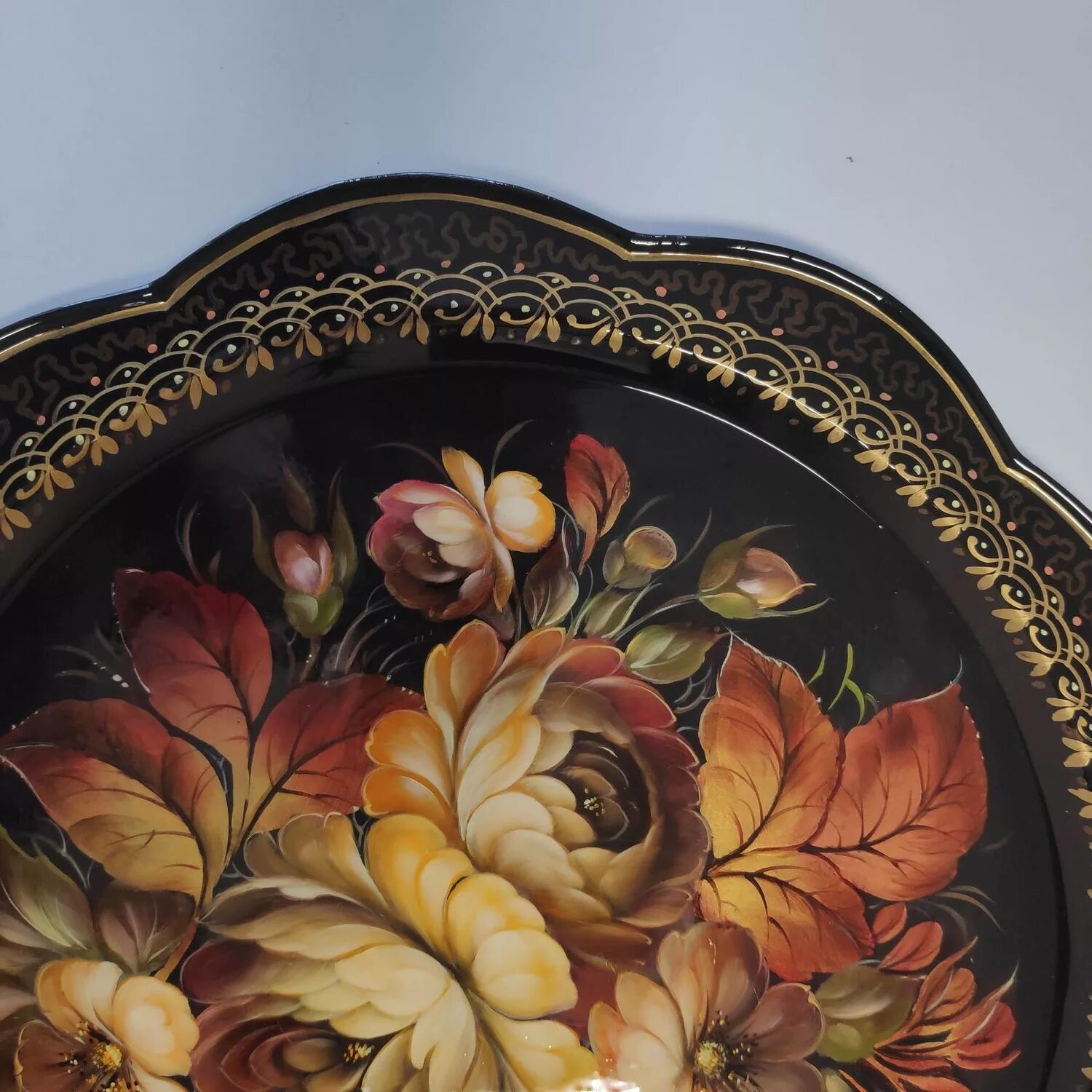 Платок шелковый "жостово". Поднос мастер. Нижнетагильские подносы xix эрмитаж. Поднос рисунок. Декупаж металлического подноса.