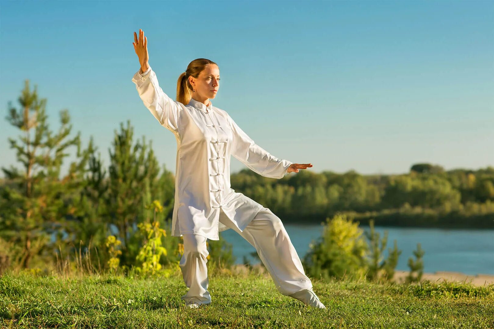 Тай чи что это такое. Китайская гимнастика цигун. Китайская гимнастика tai chi. Тайцзи-цигун оздоровительная гимнастика. Лечебная гимнастика цигун Китай.