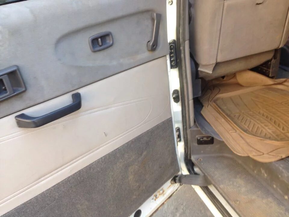 Разобрал дверь - Mitsubishi Delica (L400), 2,8 л, 1994 года своими руками DRIVE2