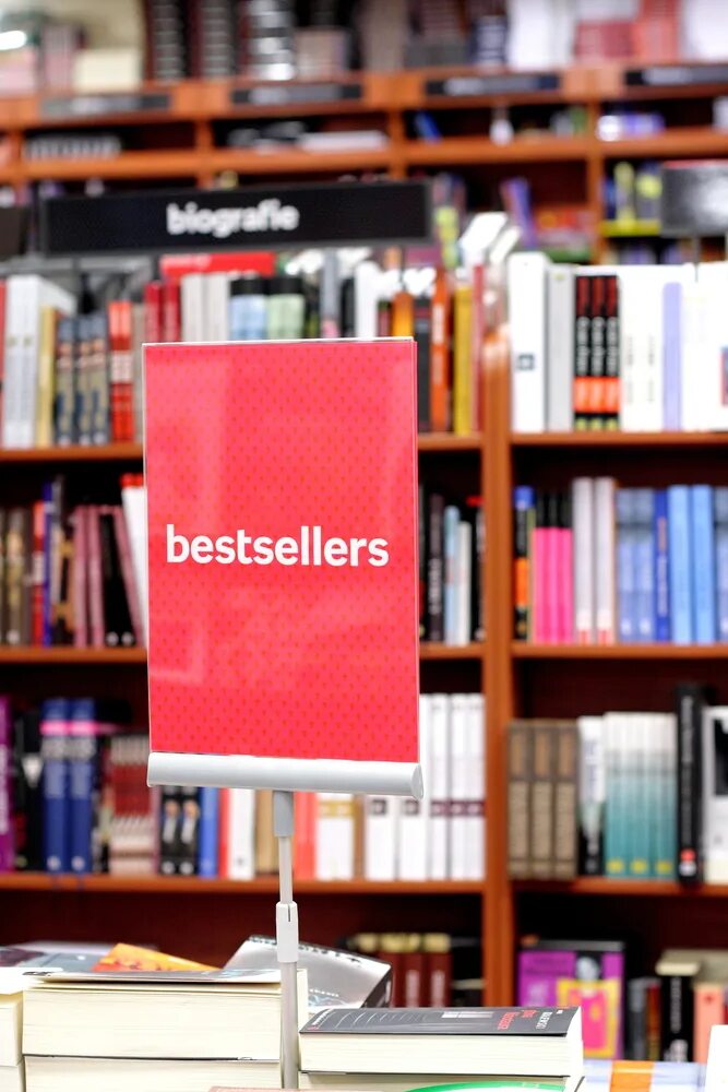 Best selling books. Книжные бестселлеры. Книжная полка бестселлера. Bestseller books. Моя книга бестселлер.