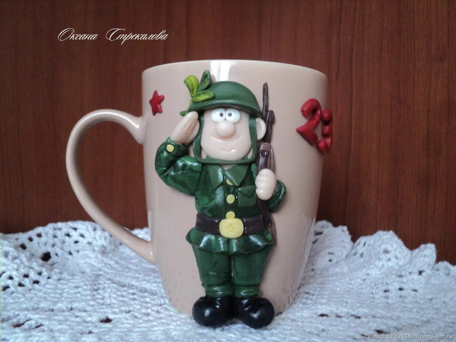 из глины на 23 февраля. кружки с полимерной глиной на 23 февраля. из глины на 23 февраля. сувениры из глины на 23 февраля. кружка с полимерной глиной на 23 февраля.