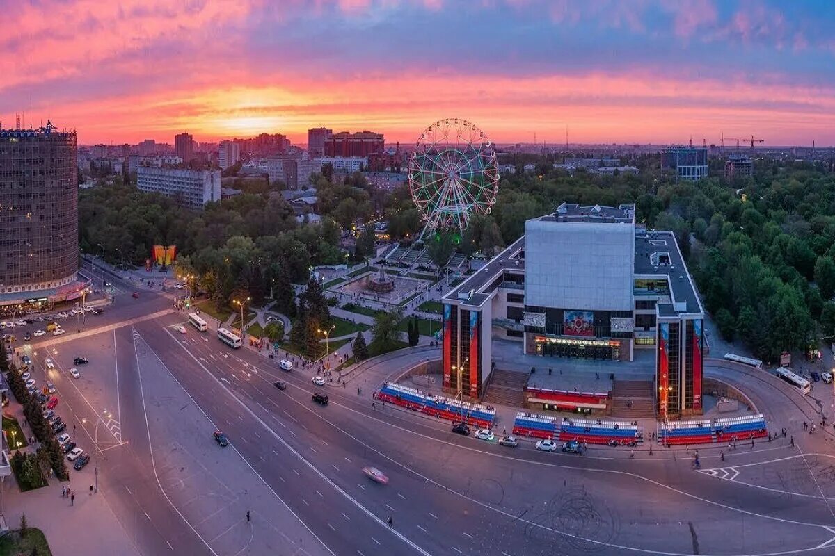 Театральная площадь Ростов на Дону. Город Ростов Театральная площадь. Ростов на Дону Центральная площадь. Театр на театральной площади в Ростове на Дону. Театральная 1 ростов на дону