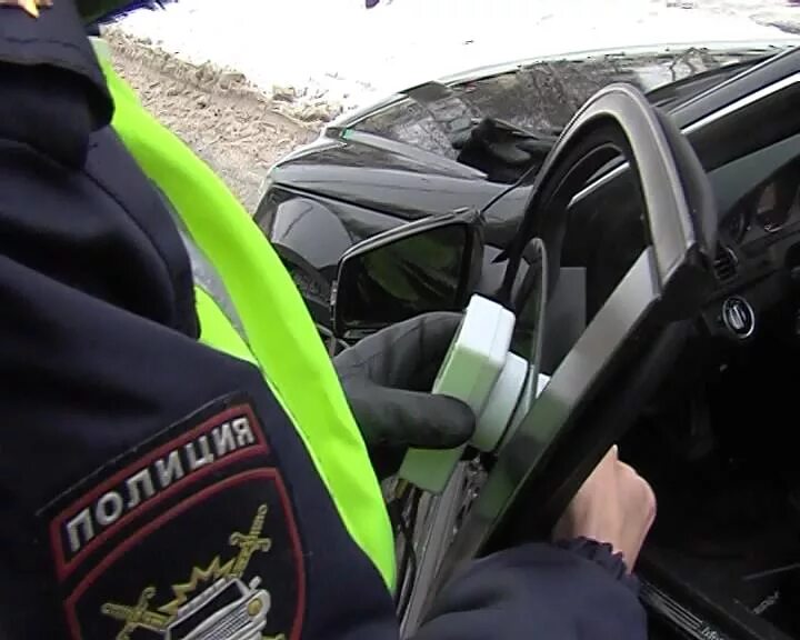 Тонировка дпс. Тонированные гаишники. Штраф тонировка. Остановили тонированного. Гаишник тонировка.