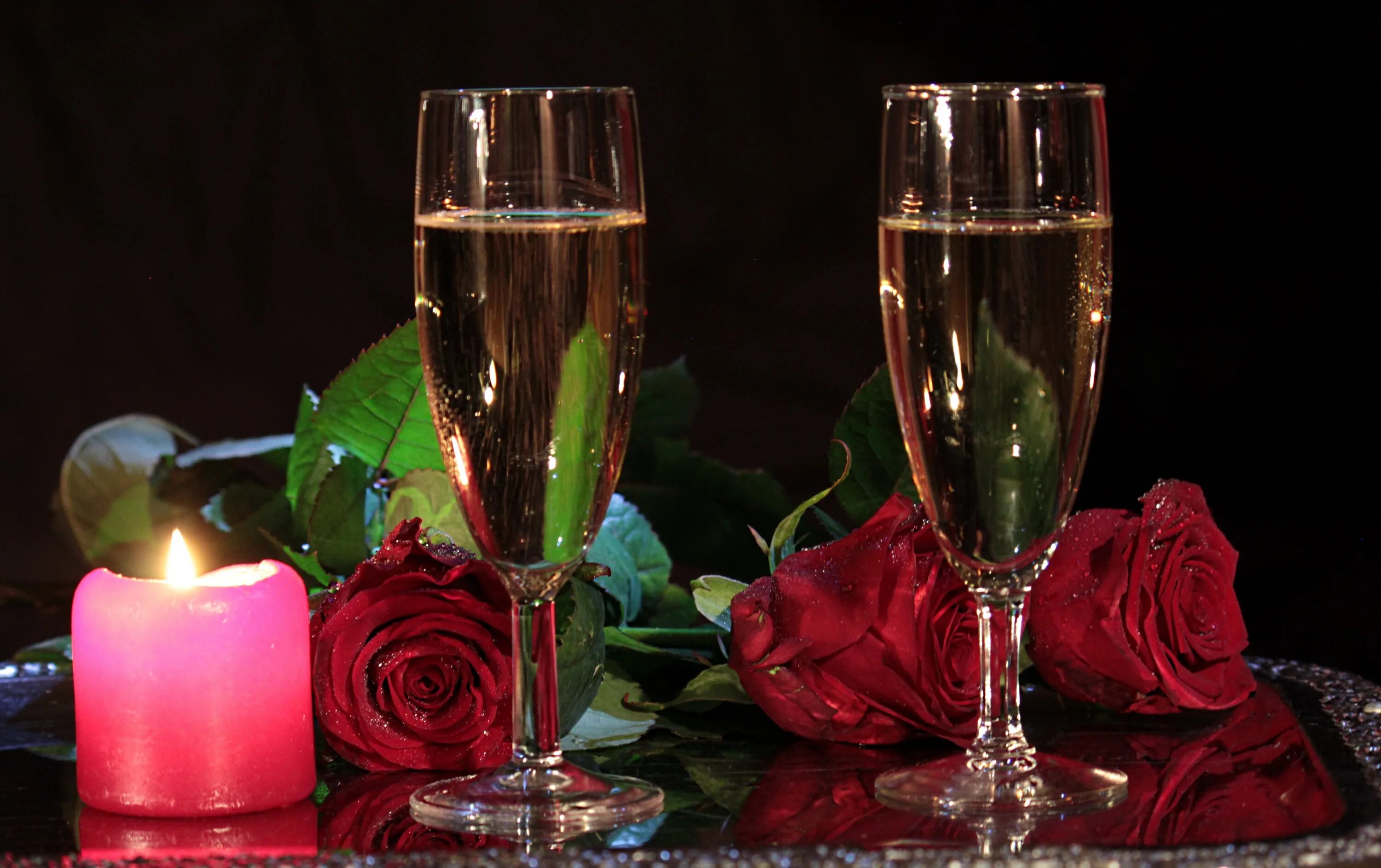 Добрый вечер день рождения. Бокалы с шампанским. Шампанское в бокале. Цветы и шампанское. Бокалы шампанское со свечами.