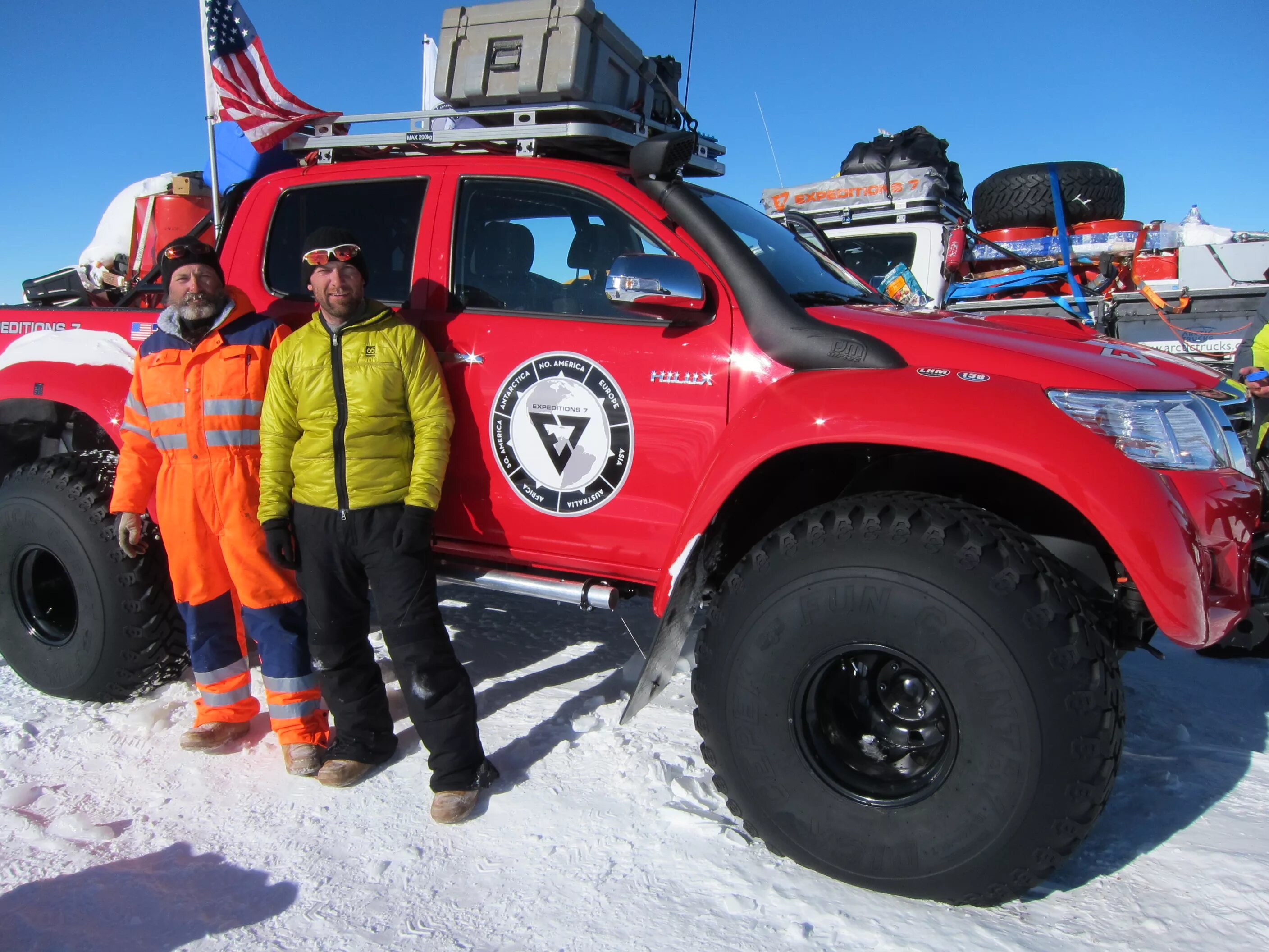 Седьмая экспедиция. Арктик трак раша. УАЗ Arctic Trucks. Arctic Expedition Truck. Пуховик ведущего экспедиции Arctic Trucks.