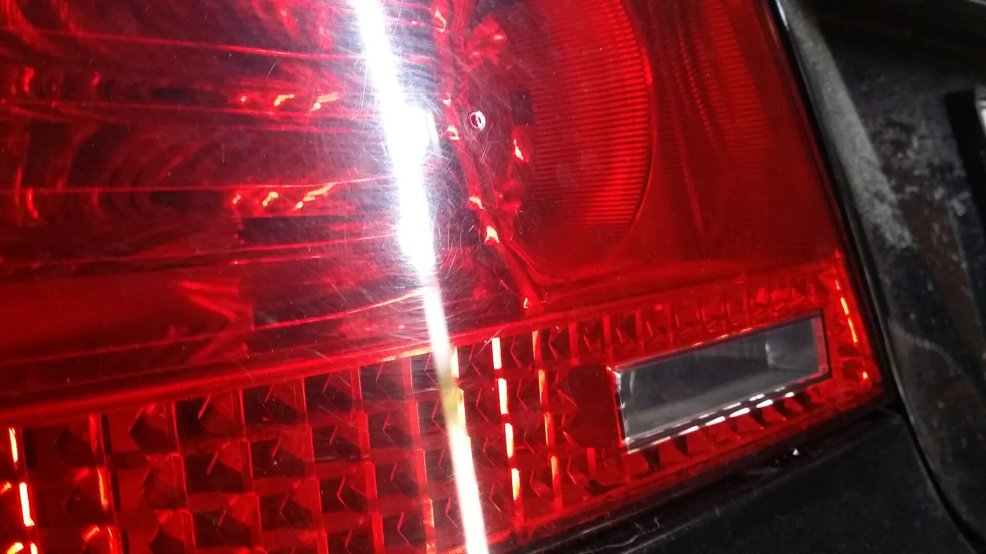 Помыл изнутри и отполировал задние фары - BMW 5 series (E60), 3 л, 2004 года дру