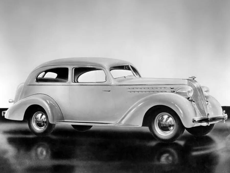Первая модель 8. Автомобиль Хадсон 1936. Гудзон 1936. Hudson eight 1936. Hudson 8 1936.