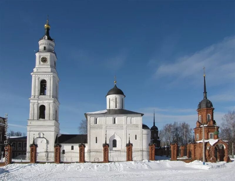 Кремлевский вал рязань зимой. Магазин афины волоколамск. Город линечевск парк отдыха. Волоколамск зима. Свято-успенский иосифо-волоцкий мужской монастырь.