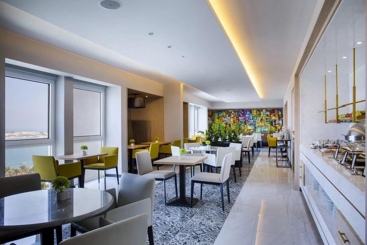 Абу-даби radisson blu hotel & resort 5*. Рэдиссон блю абу даби корниш. Абу- даби отель рэдиссон корниш. Radisson blu resort abu dhabi corniche. Абу- даби отель рэдиссон корниш.