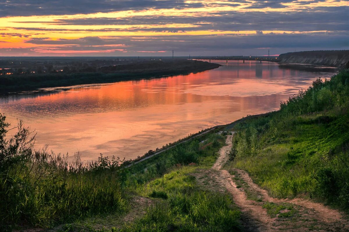 На какой реке расположен омск. Река Иртыш Омск. Река Иртыш Тюмень. Река Иртыш Тюменская область. Река Иртыш Тобольск.