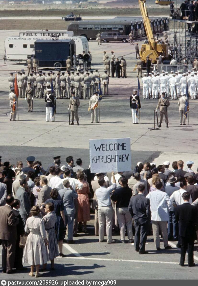 Первыми посетили америку. 1959- Первый визит главы СССР, Хрущёва, в США. 1959 Год Хрущев в США. Визит Хрущева в США В 1959 году. Поездка Хрущева в США 1959.