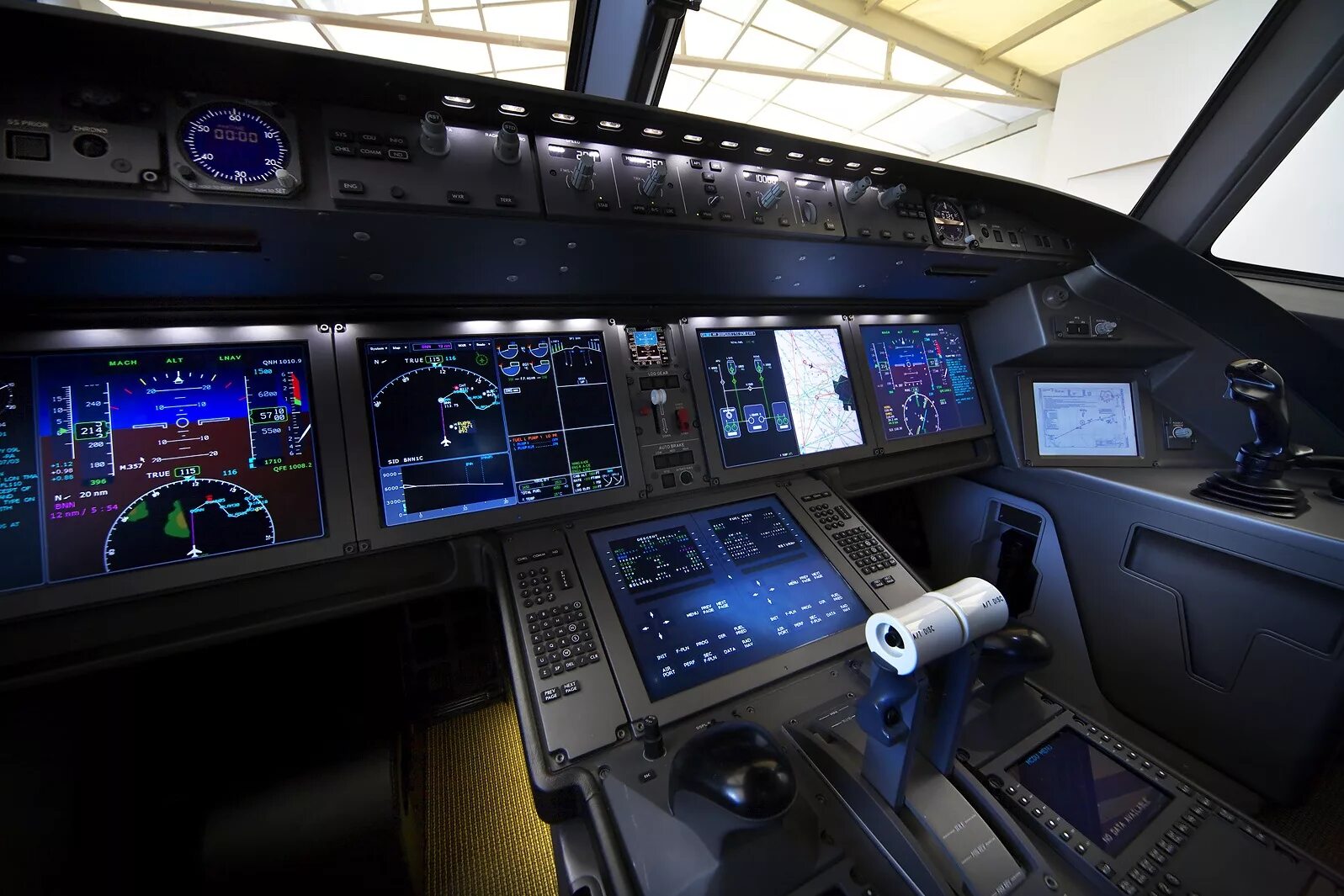 Оборудование воздушных судов. Мс-21-300 кабина. Ми-38 кабина пилотов. Су-25 авиагоризонт. Тренажер су 35.