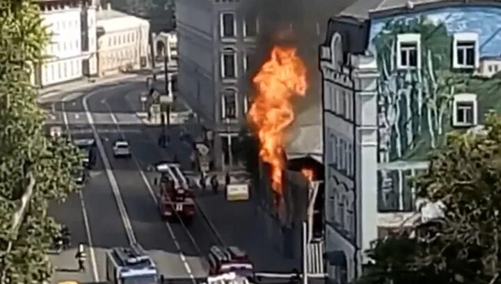 Горит музей. Пожар в музее. Пожар в музее в Москве. Пожар в музее парию. Пожар тургенева