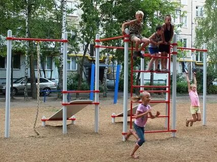 Спортивная площадка во дворе