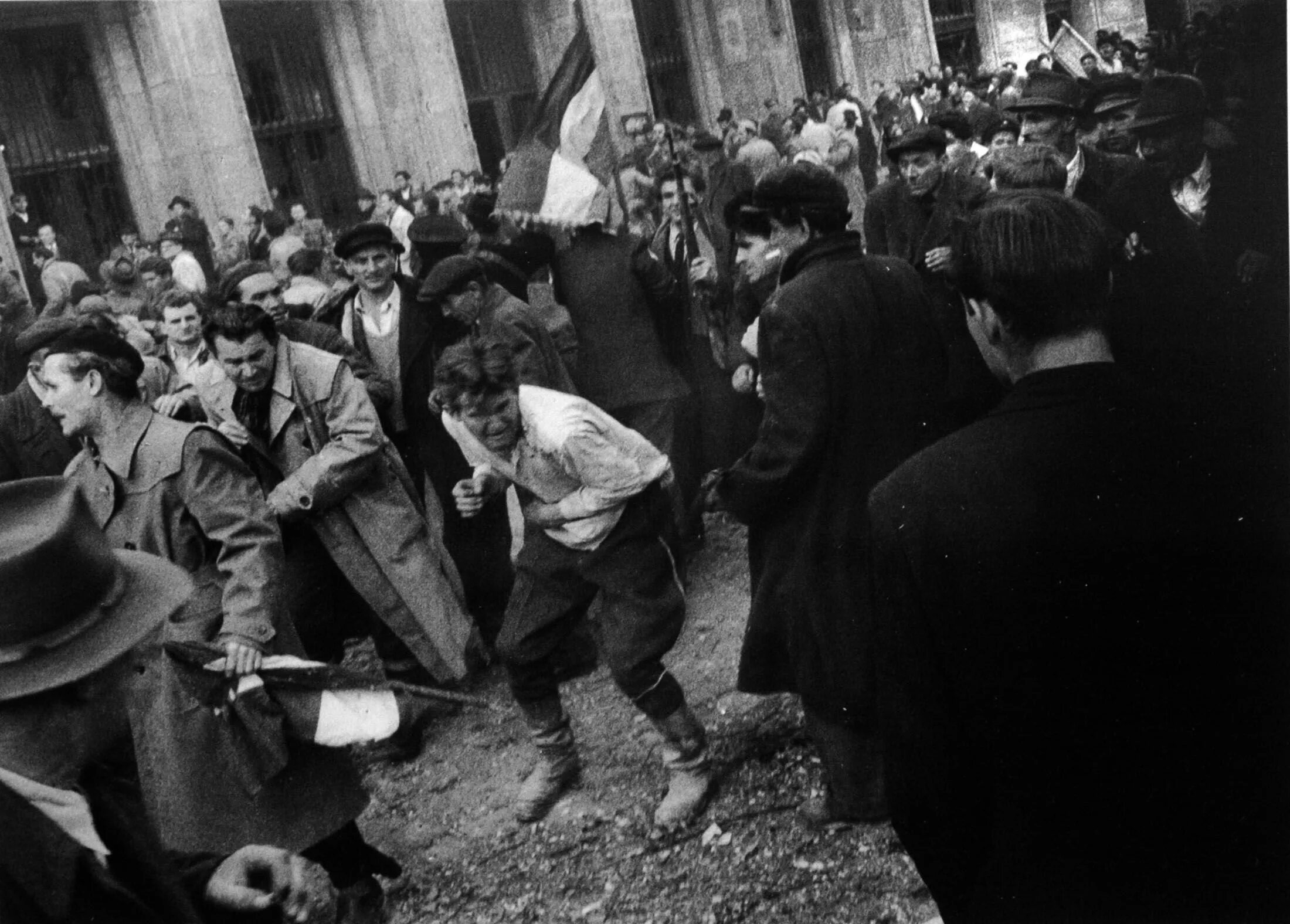 Венге́рское восста́ние 1956. Венгерская революция 1956 года. Венгерское восстание 1956 года. Венгрия столкновение. Венгрия столкновение.