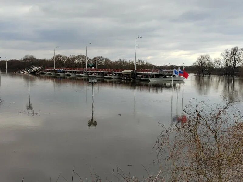 Уровень воды в оке коломна сегодня гидропост. Разлив реки в Коломне. Разлив реки Оки в 2013 году Коломна. Разлив в Коломне 2023. Разлив Оки в Коломне 2023.