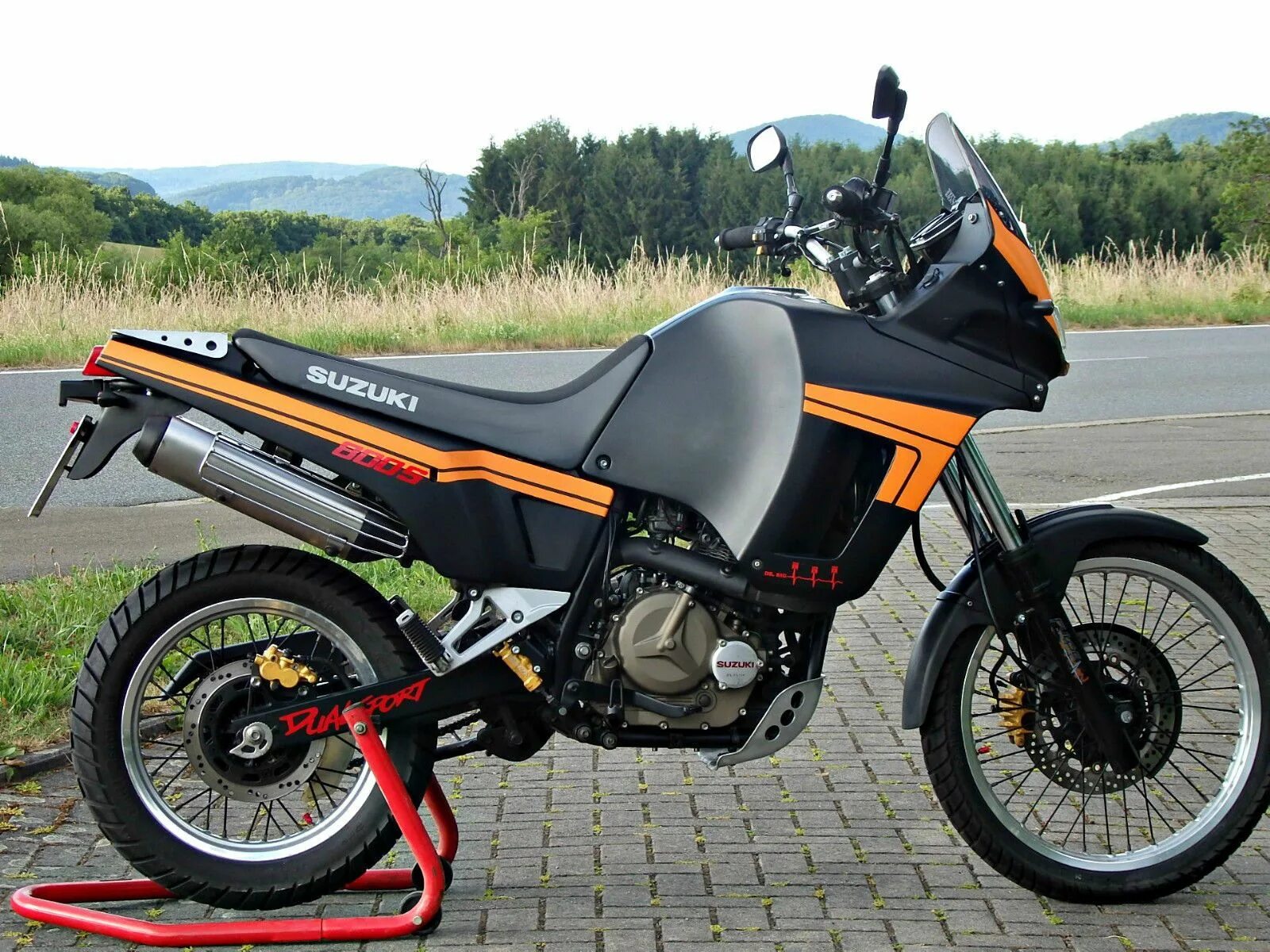 Купить сузуки 800. Suzuki Dr 800. Suzuki Dr 800 big. Suzuki Dr 800 Dakar. Сузуки dr800 big Dacar 92гв.