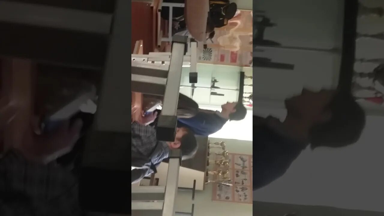 Скрытая съемка девушек видео. Скрытые съемки в школе. мальчики скрытая съемка. скрытые съемки мальчиков. 10 класс скрытая съемка.