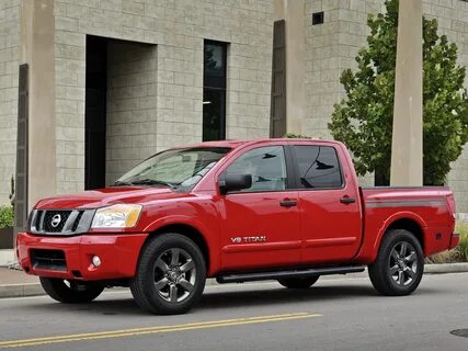 Nissan Titan 2 поколение Crew Cab пикап.