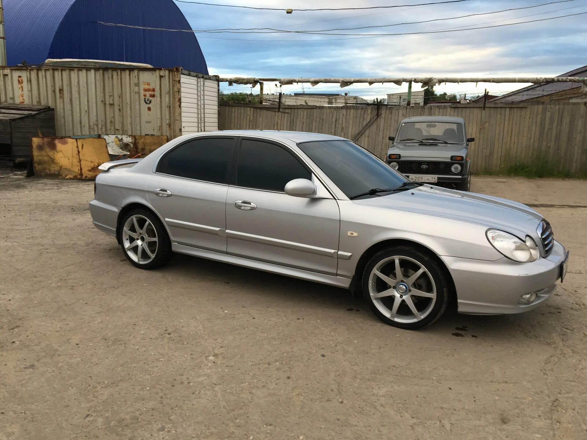 Hyundai Sonata EF 2005. Hyundai Sonata, 2005 на r17. Hyundai Sonata EF черная r17. Sonata EF чёрная r18.