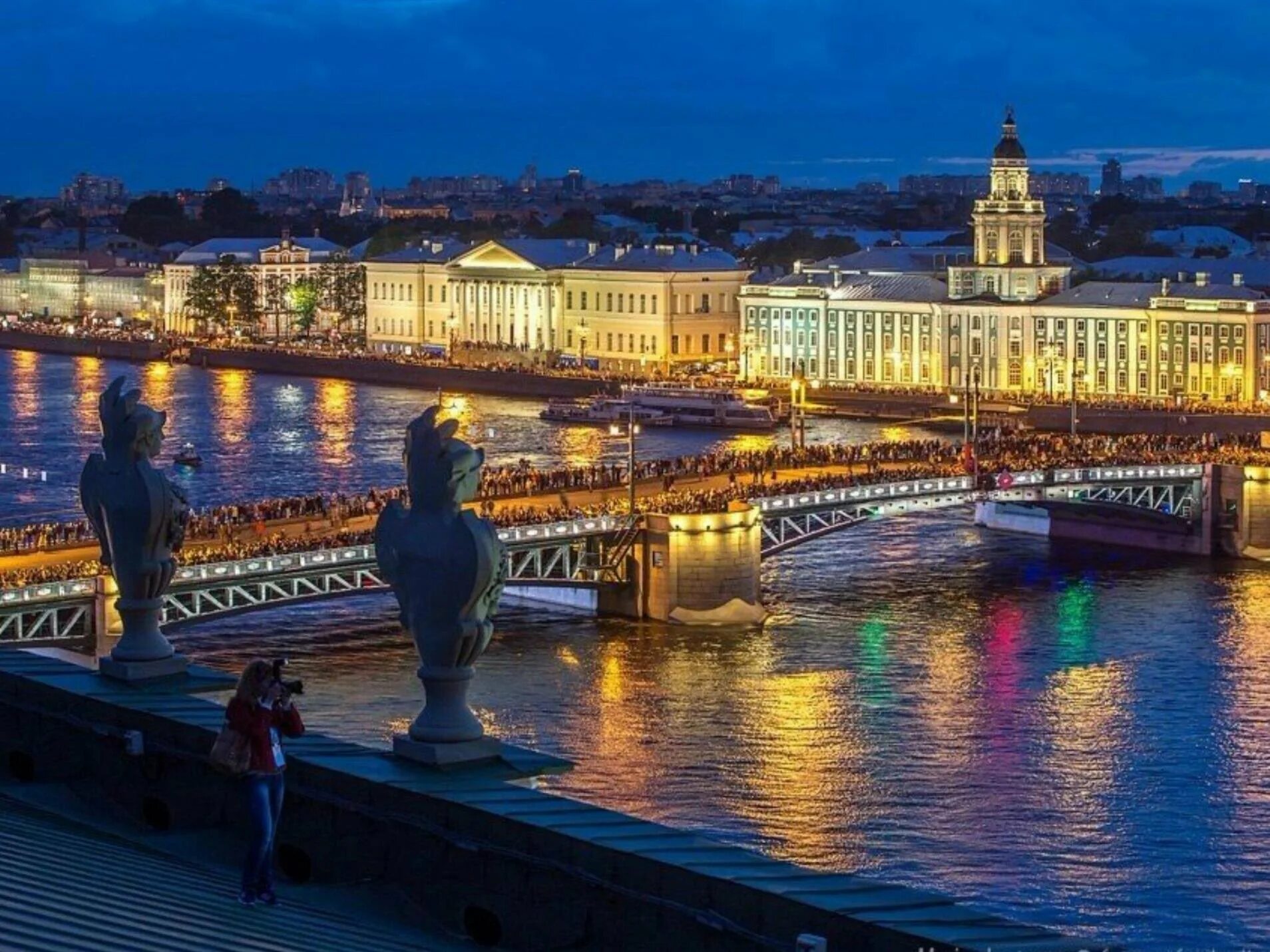 Что видна в санкт петербурге. Санкт-Петербург. Вика Санкт-Петербург. Санкт-Петербург 2014рпарад.