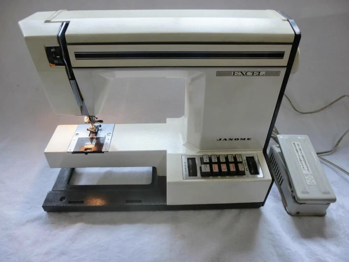 Швейные машины excel. Janome excel 830. Janome myexcel 1221. Машинка швейная джаноме my excel 4023. Швейная машина singer starlet 6680.