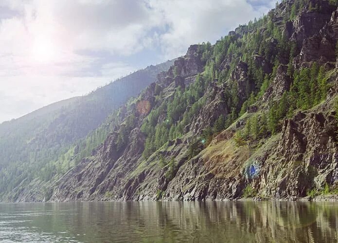 Площадь бассейна реки колыма. Устье реки Колыма. Бассейн реки Колыма. Омолон (река). Омолон природа.