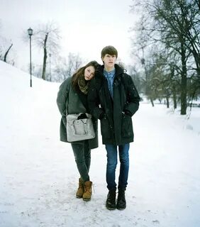 Если девушки 15 а парню 18