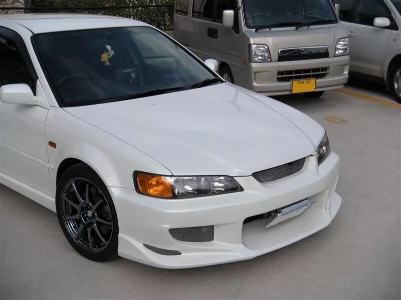 Аккорд 6 тюнинг. Honda accord 6 белый. обвес c west accord 6. honda accord 6 cf4. хонда аккорд 6 c west.