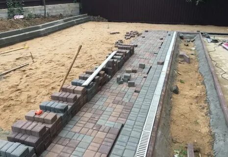 После укладки тротуарной плитки