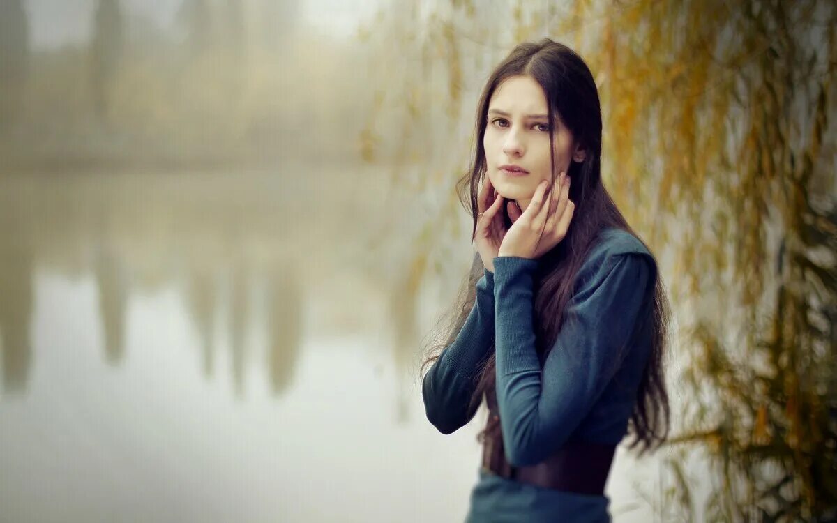 Красивые девушки в рубашках. Очень сдержанная. Красивые славянские девушки. Очень сдержанная. Милые скромные девушки.