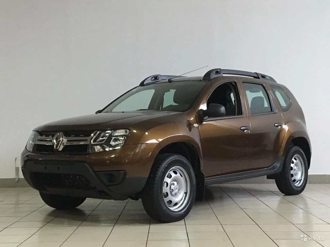 Рено дастер полный привод автомат. Рено Дастер 1 поколения. Renault Duster 1 поколение комплектации. Renault Duster II. Рено Дастер 1.6 передний привод.