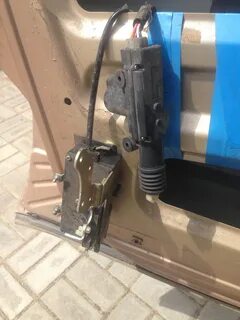 Замок на заднюю дверь нивы шевроле
