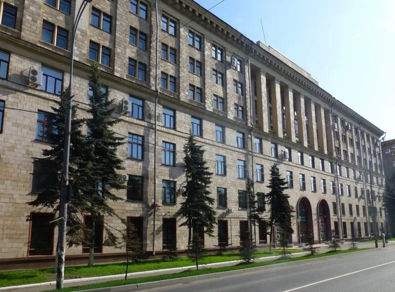 В Академии управления МВД России проведён строевой смотр постоянного и переменно
