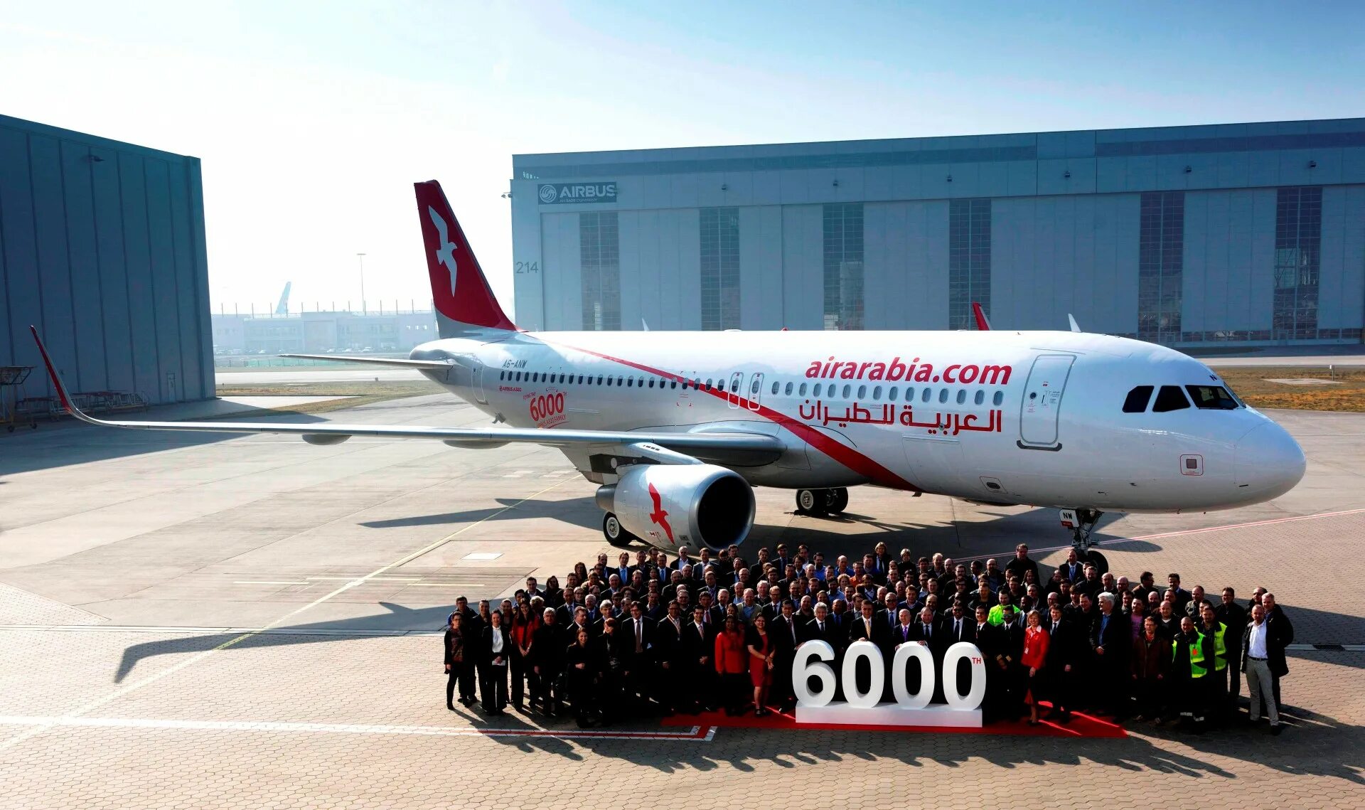 Айр арабиан. А-320 самолет АИР АРАБИА. Airbus a320 аэр Арабия. Airbus a320 Air Arabia салон. Air Arabia салон самолета a320.