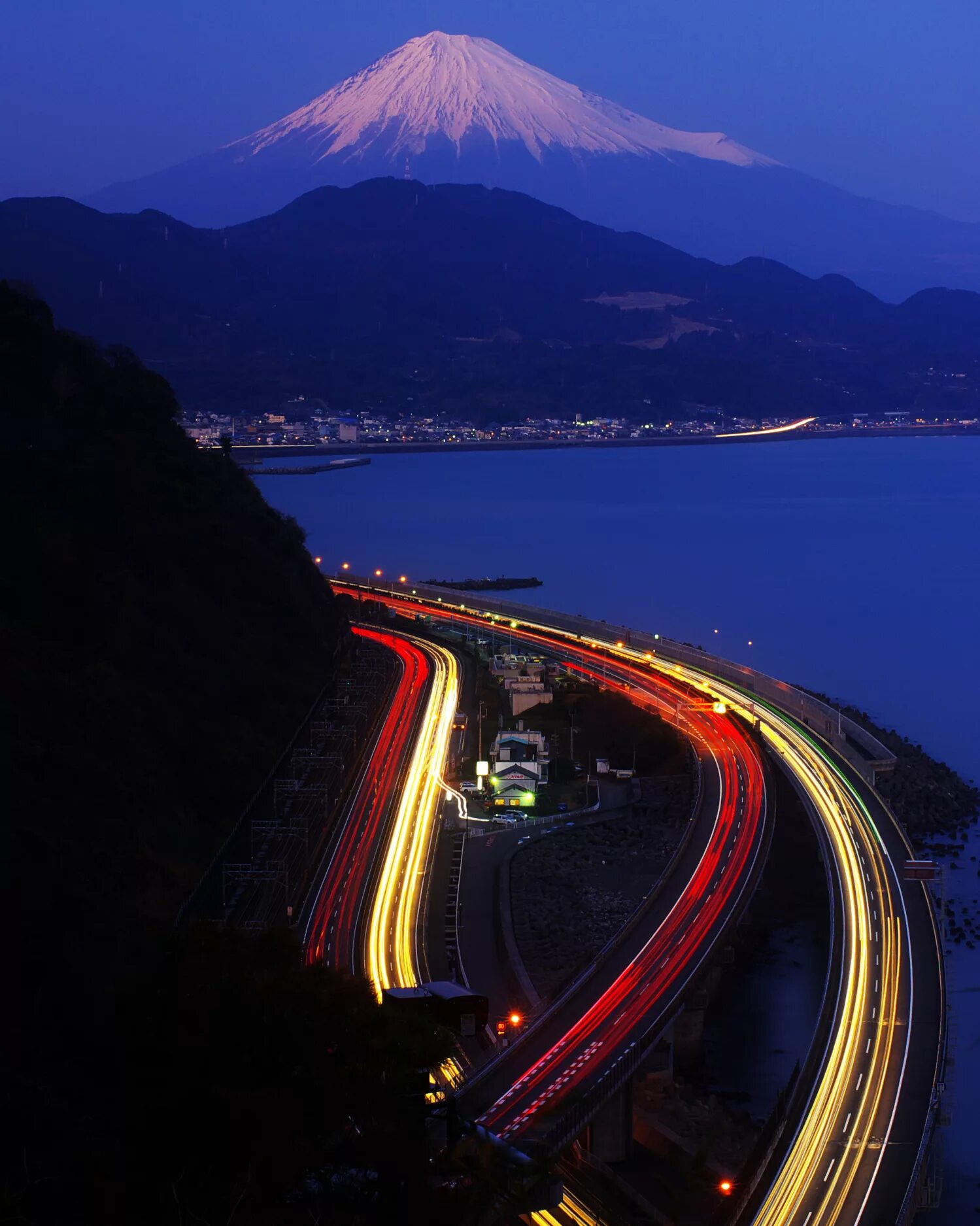 Японская дорога. Остров Хонсю. Остров Хонсю Япония. Гора Кюсю. Кюсю и Хонсю.