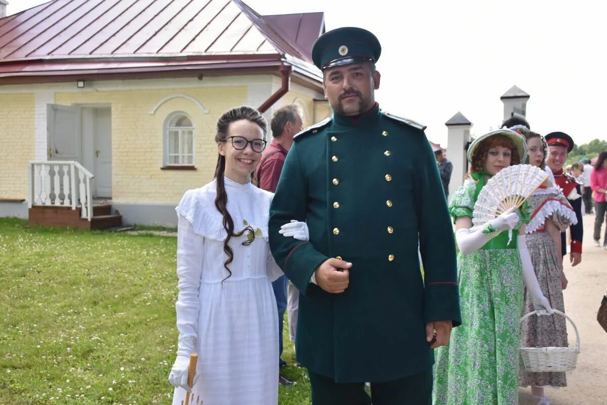 Праздник в Спасское Лутовиново в 2022. Спасское-Лутовиново праздник. Гуляния в Спасском Лутовиново. Праздник в Спасское Лутовиново 2023.