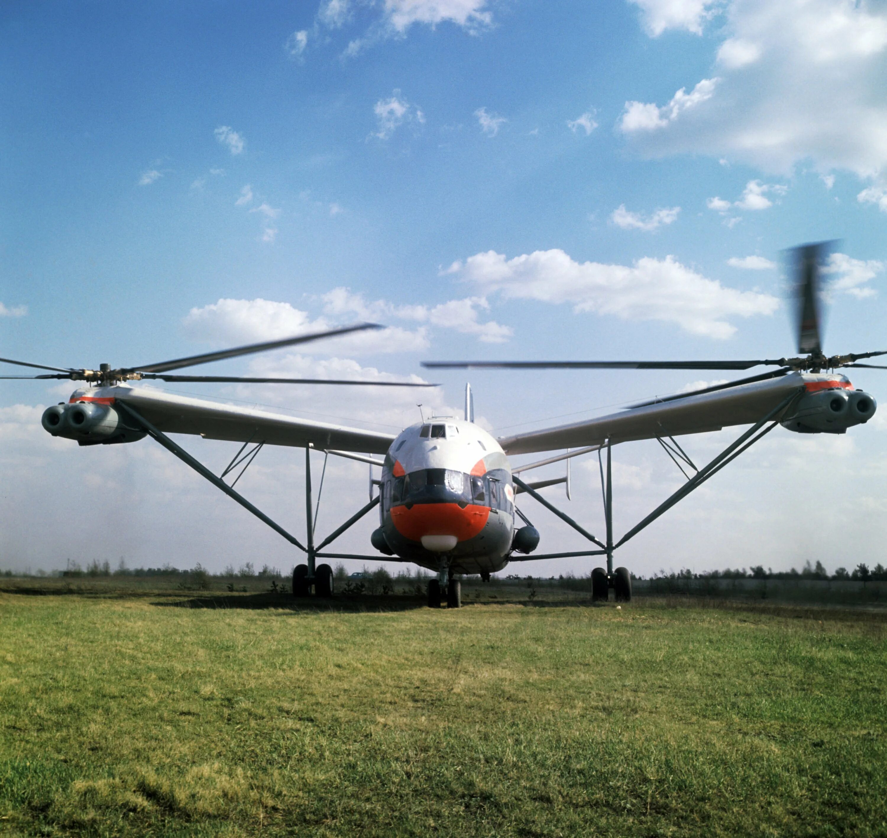 Ми-12 вертолёт. В-12 (ми-12). Самый большой вертолет СССР ми 12. Двухвинтовой вертолёт ми-12.