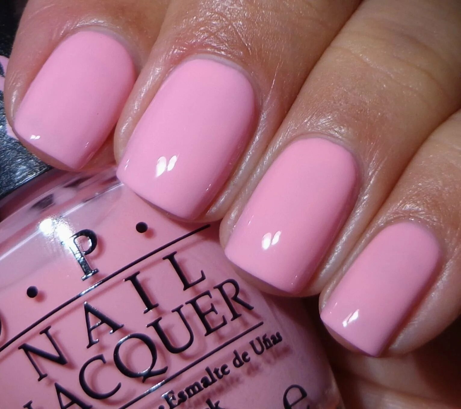 Нежно розовый лак. OPI лак для ногтей Pink-ing of you. Шеллак розовый. Розовые ногти. Маникюр розовые оттенки.